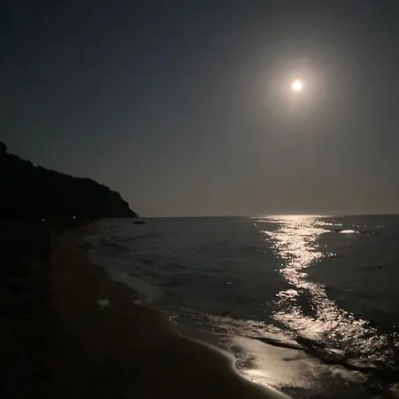 Kokkini Peach Budget Daire Kokkínion